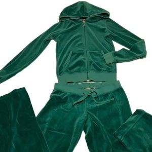 JUICY COUTURE 〰️ 2000s KELLY GREEN VELOUR TRACKSUIT